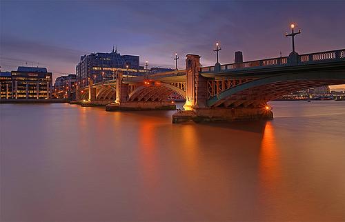 伦敦南华大桥Southwark Bridge